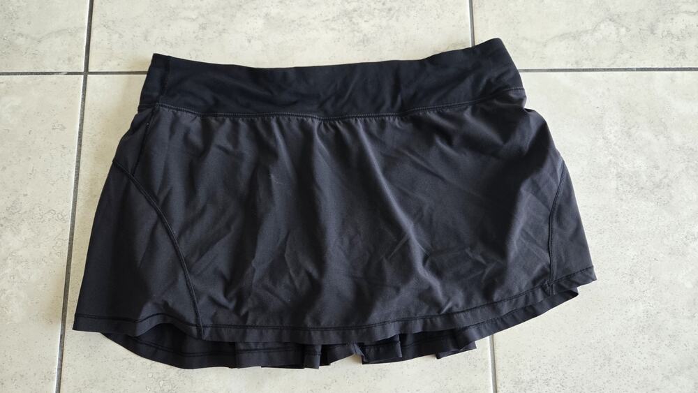 Lululemon Breeze By Skort Skirt Solid Black Womens Size 10 Golf Tennis